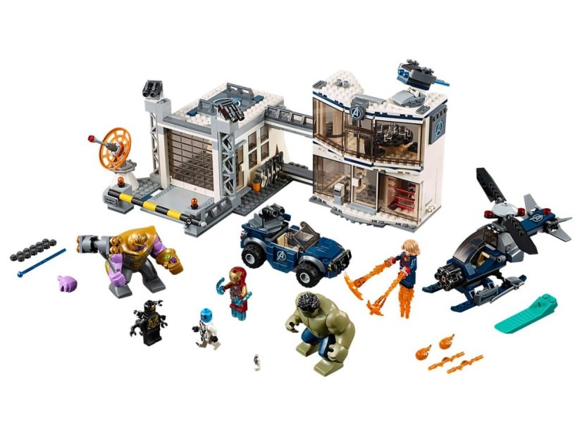 LEGO® Super Heroes 76131 Bitva o základnu Avengerů